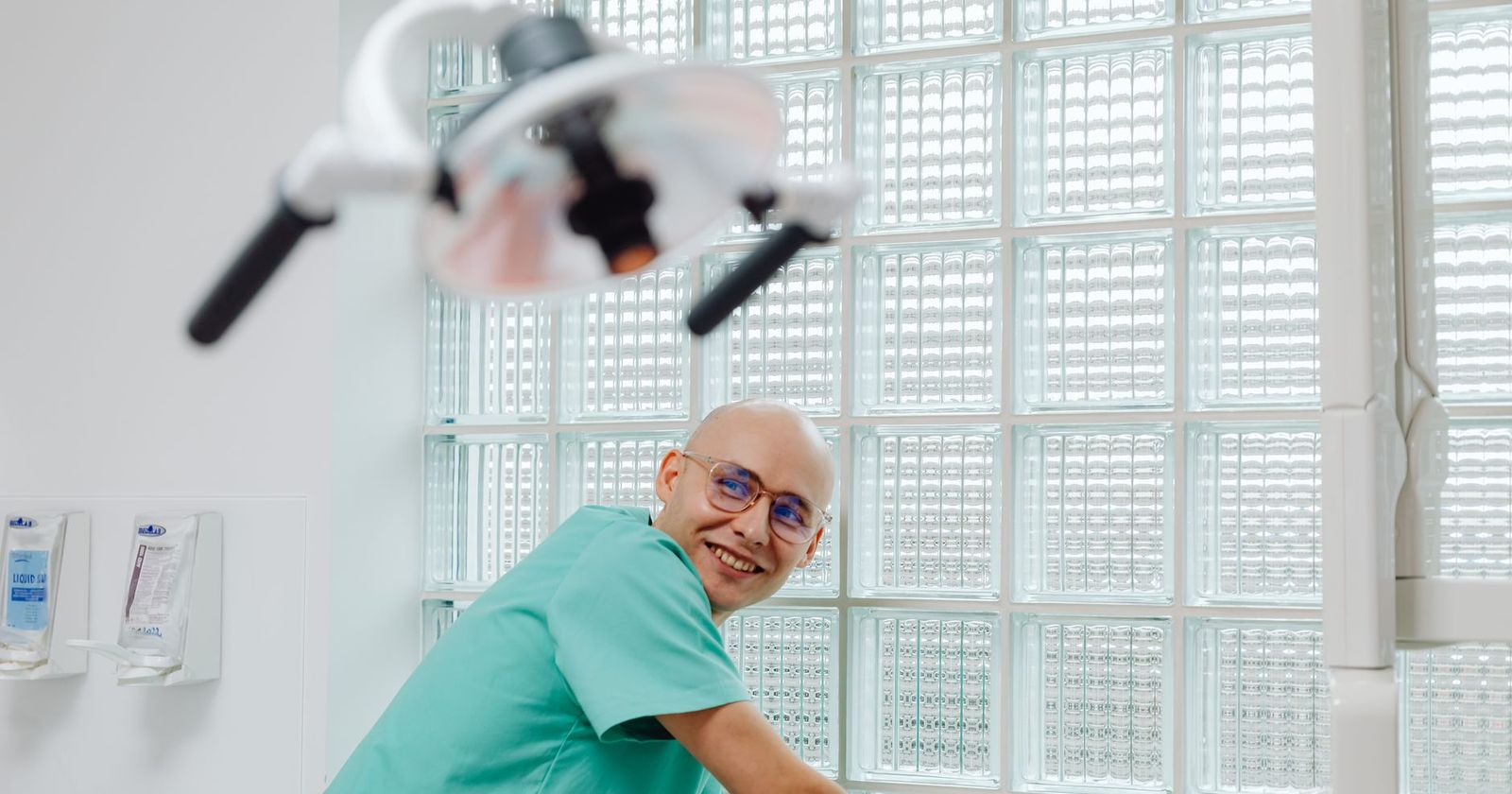Dental Implants Specialist: Find Expert Care Near You