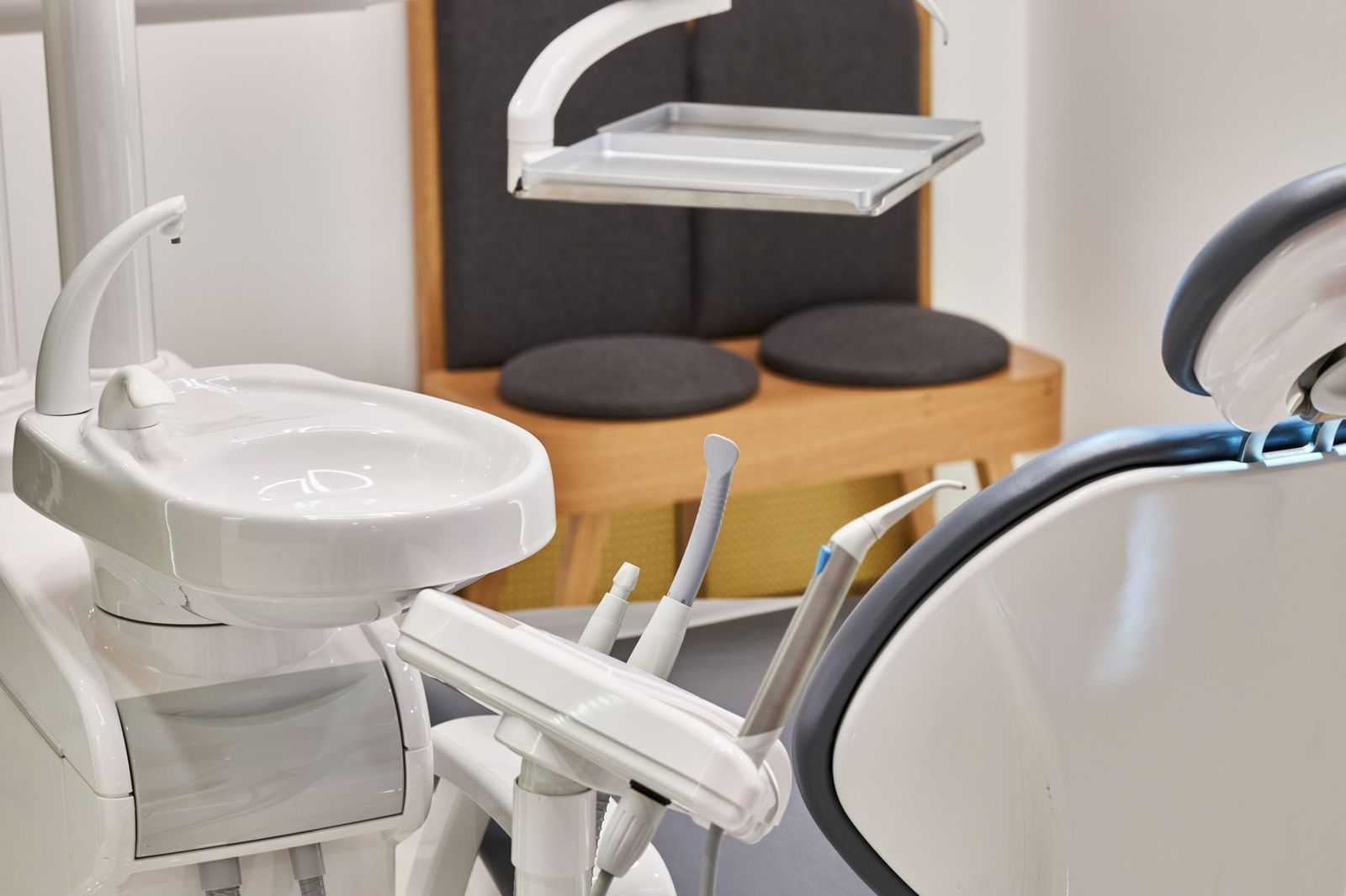 Oral surgery treatment room